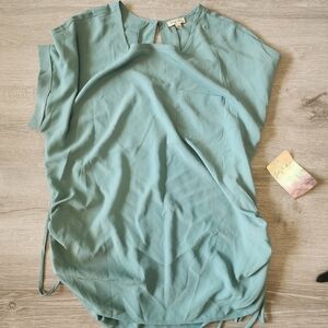 Lily White | NWT green blouse
